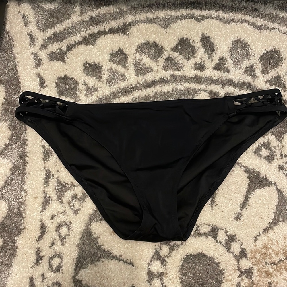 Sun and Shade Black Bikini Bottoms Never worn XL